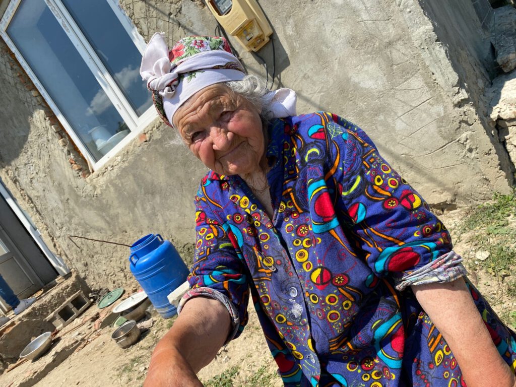 Eenzame ouderen Moldavie & Laatste wens oma Ria