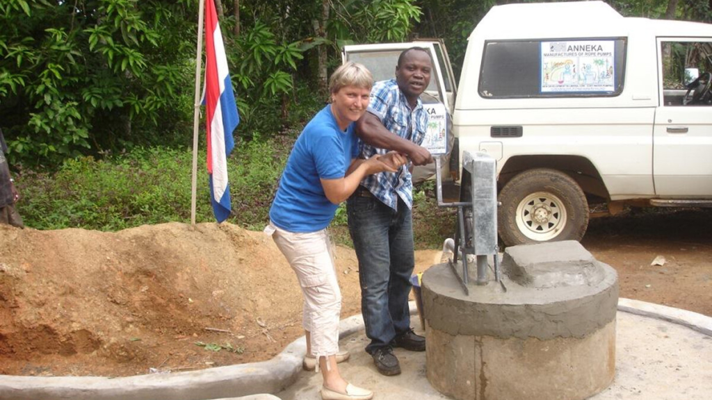 Liberia ouderenhulp & Olifanten ontmoeten
